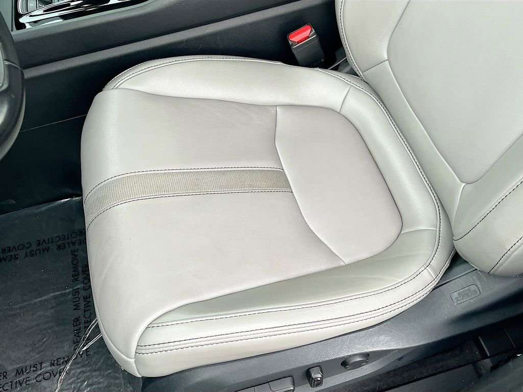 Used 2024 Honda Pilot Touring image 18