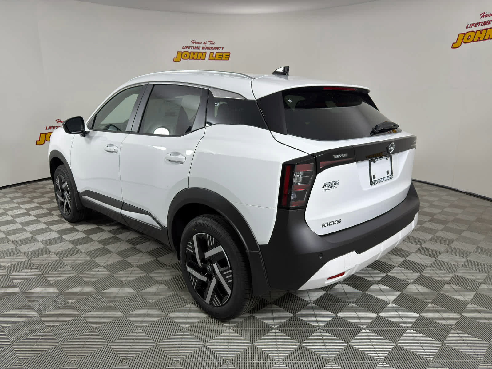 New 2026 Nissan Kicks SV w/ SV Premium Package FWD image 3
