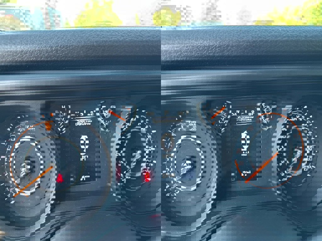 New 2025 Jeep Gladiator Sport image 21