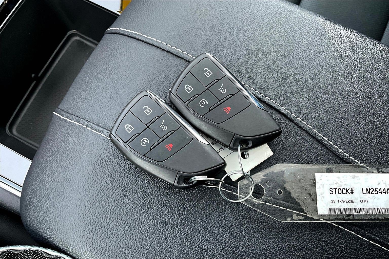 Used 2025 Chevrolet Traverse LT w/ Sun and Wheel Package FWD image 10