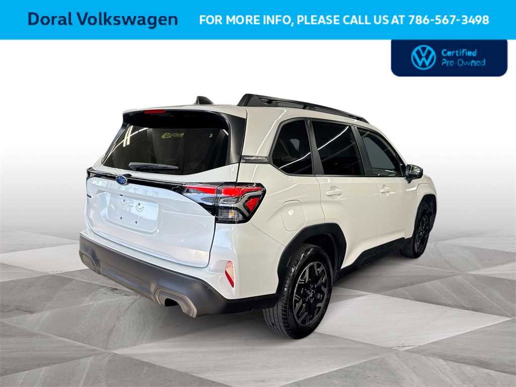 Used 2025 Subaru Forester Premium image 8