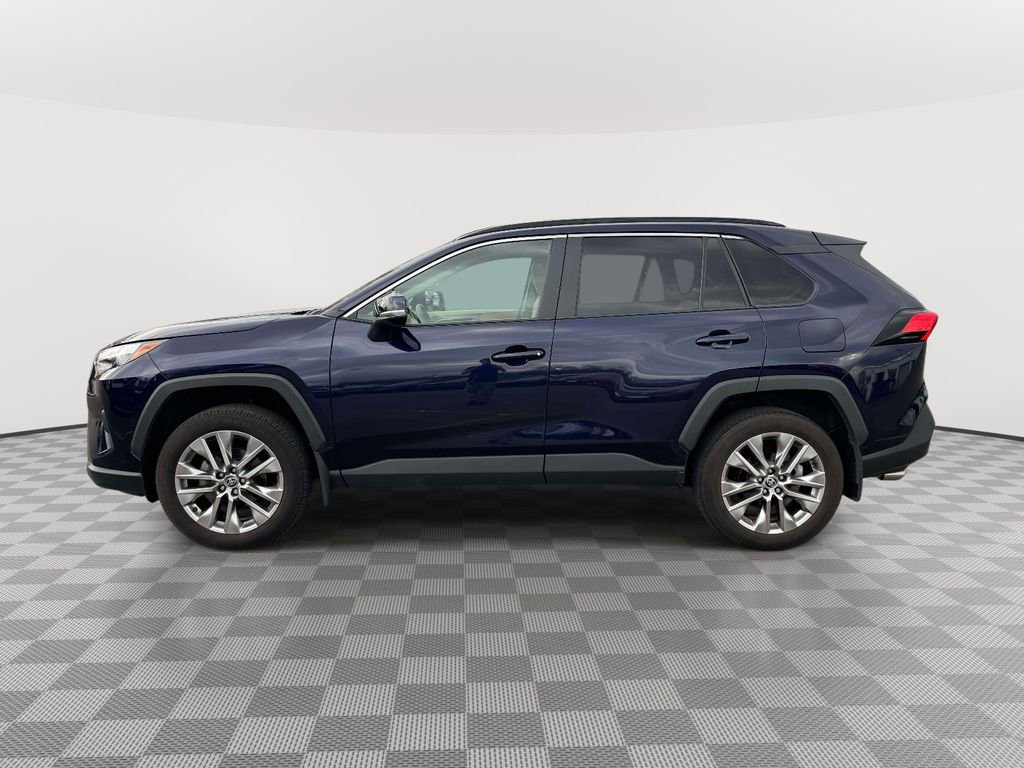 Used 2023 Toyota RAV4 XLE Premium image 4
