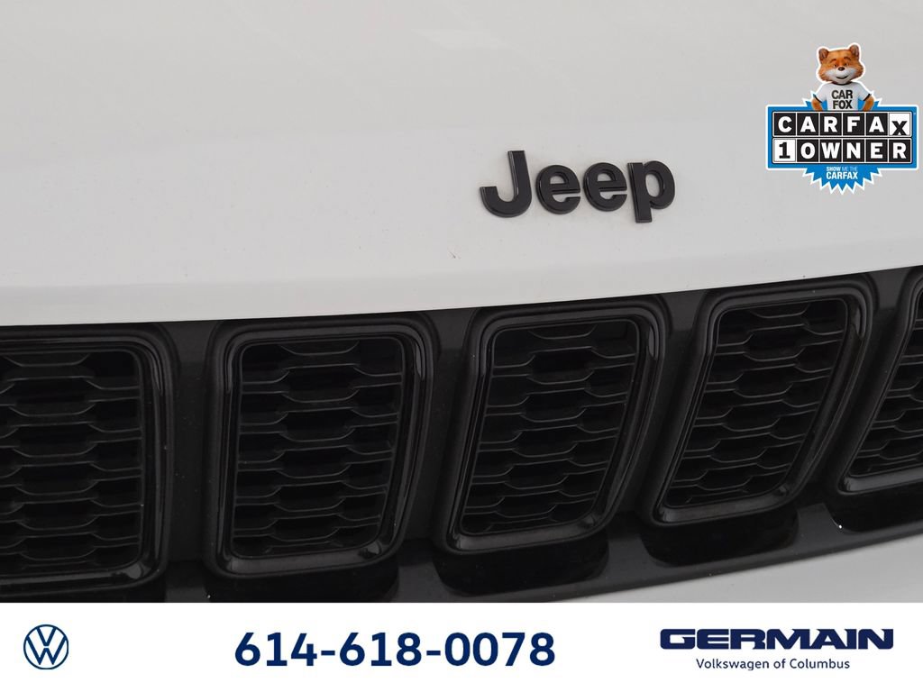 Used 2023 Jeep Grand Cherokee Altitude AWD/4WD image 15
