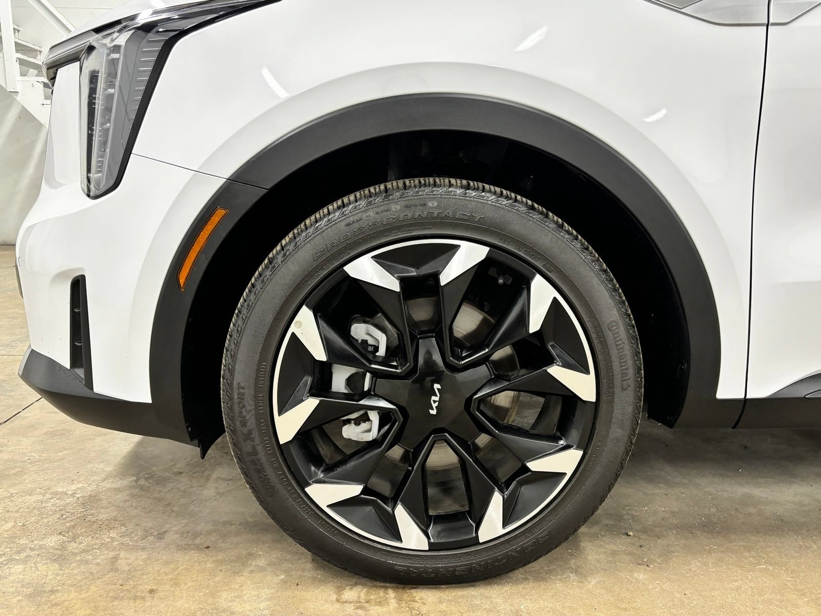 Used 2025 Kia Sorento EX FWD image 10