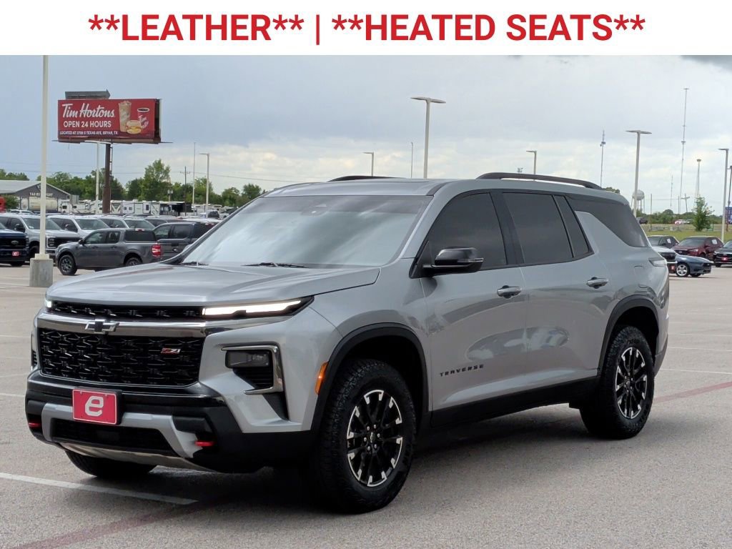 Used 2025 Chevrolet Traverse Z71 AWD/4WD image 3