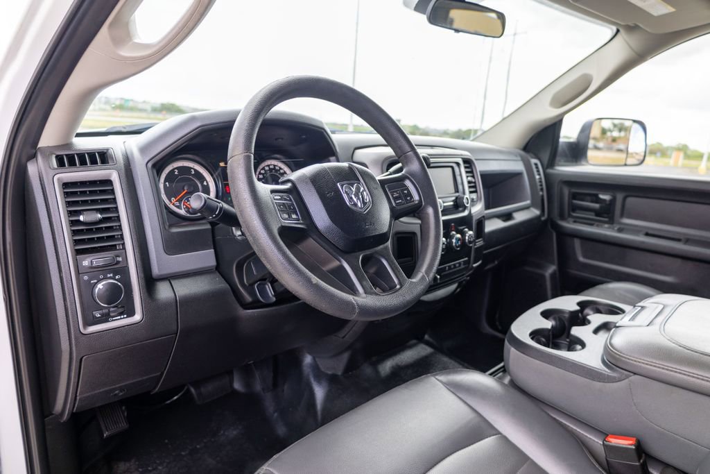 Used 2018 RAM 2500 Tradesman w/ Chrome Appearance Group RWD image 9