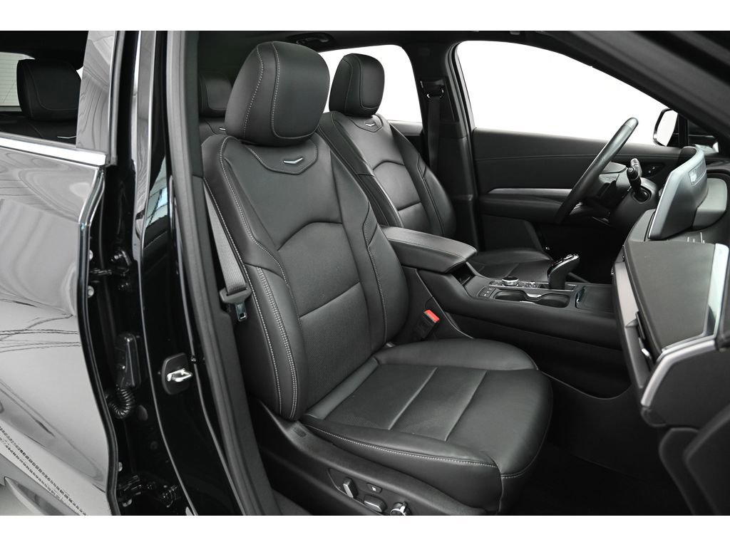 Used 2024 Cadillac XT4 Premium Luxury image 17