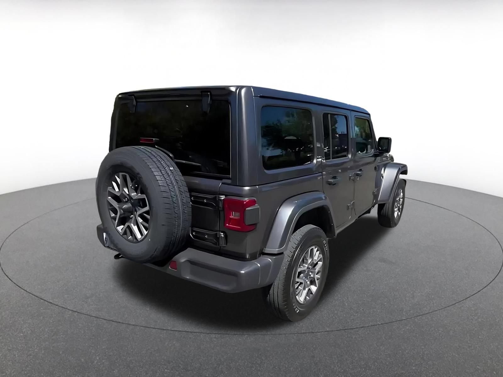 Used 2025 Jeep Wrangler Unlimited Sahara AWD/4WD image 14