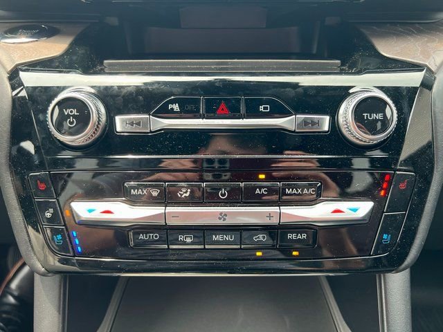 Used 2023 Ford Explorer Platinum w/ Equipment Group 601A image 29