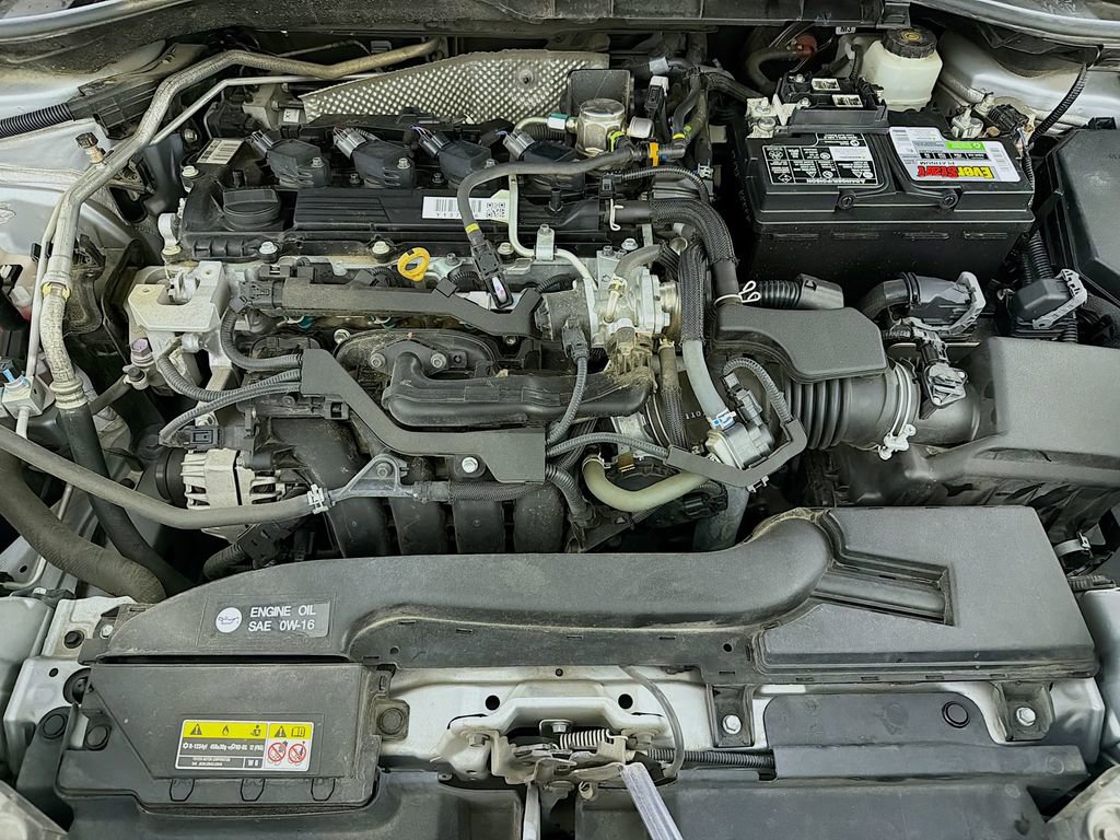 Used 2022 Toyota Corolla Cross XLE image 32