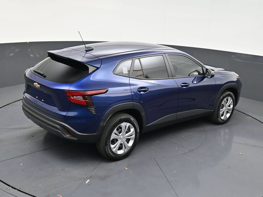 Used 2024 Chevrolet Trax LS FWD image 17