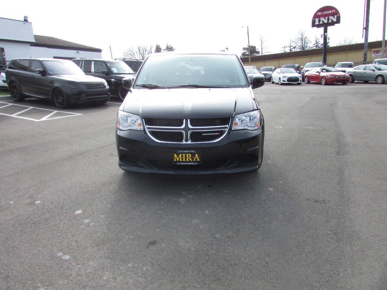 Used 2015 Dodge Grand Caravan SXT FWD image 3