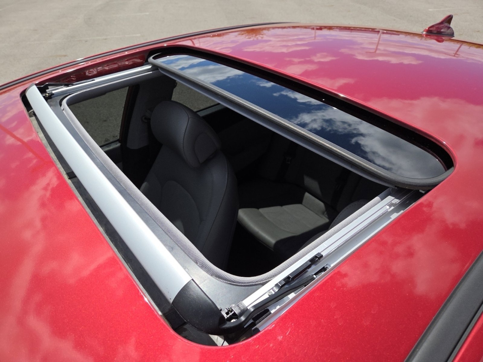 Used 2017 Hyundai Sonata Sport w/ Value Edition Package 02 image 3