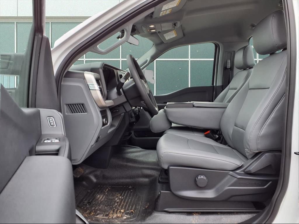 New 2026 Ford F550 2WD Regular Cab Super Duty image 23
