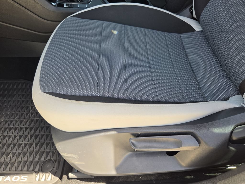 Used 2025 Volkswagen Taos S FWD image 21