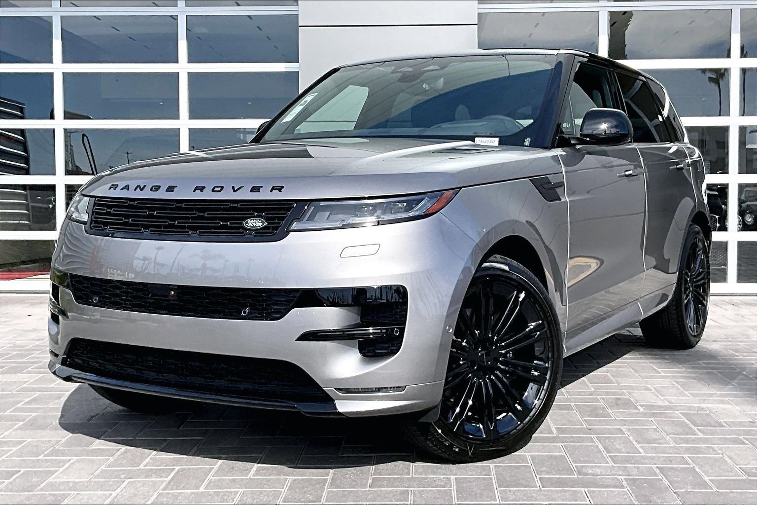 New 2026 Land Rover Range Rover Sport Dynamic SE