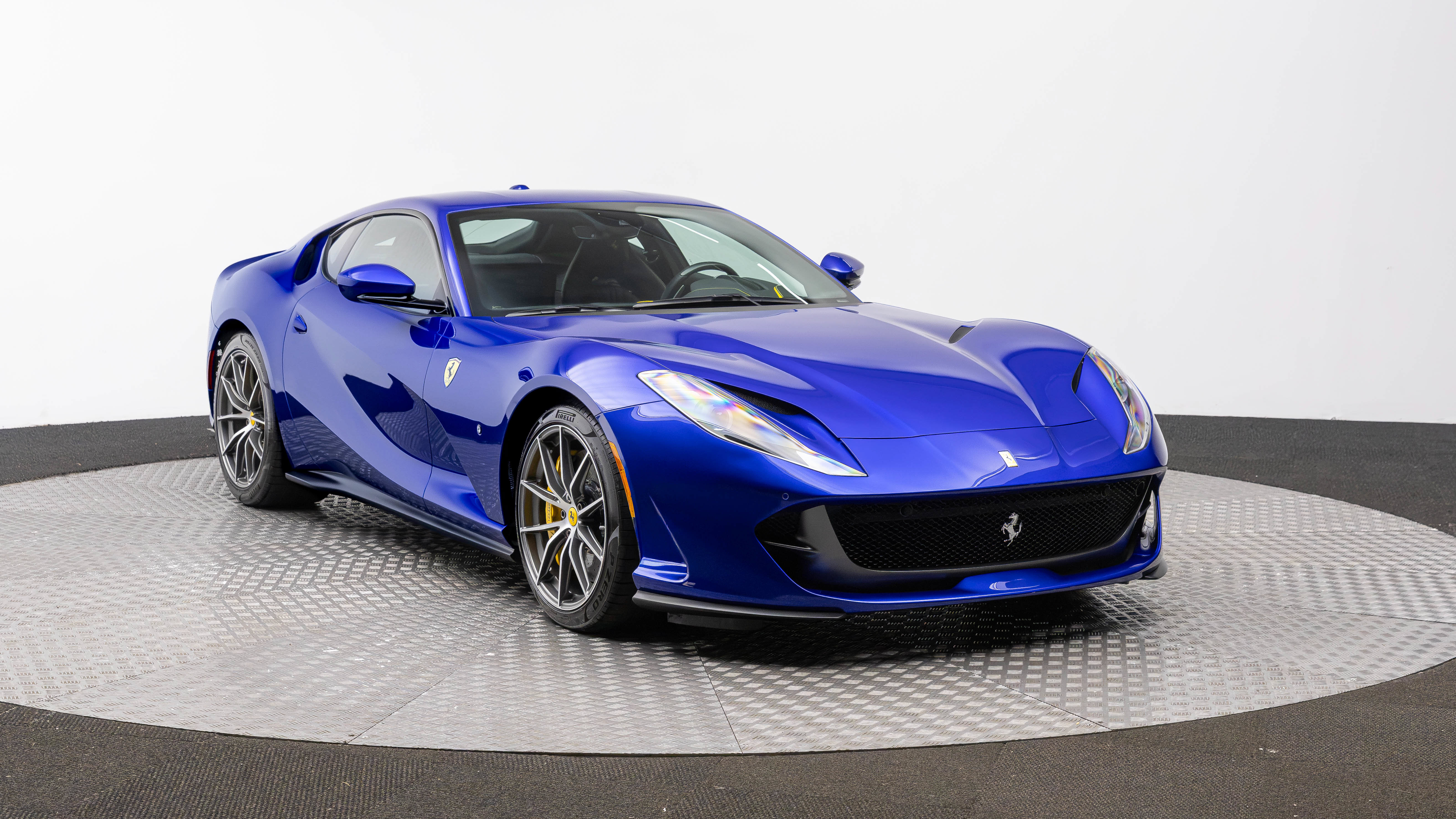 Used 2020 Ferrari 812 Superfast RWD image 11