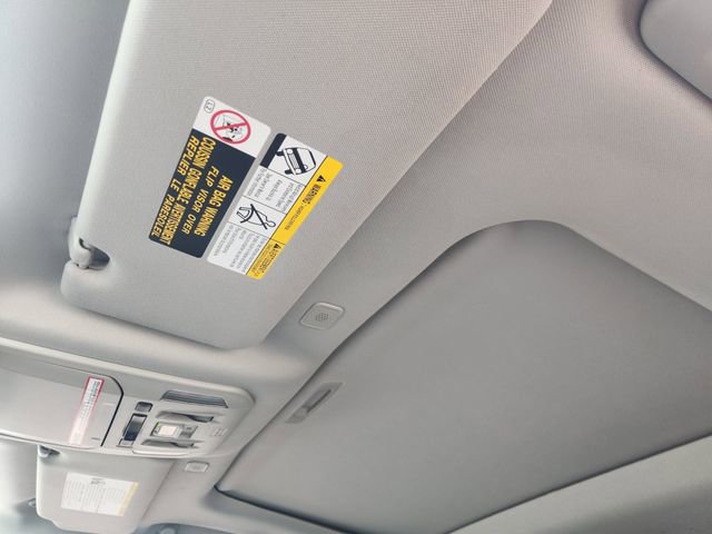 Used 2023 Toyota Highlander Limited FWD image 25