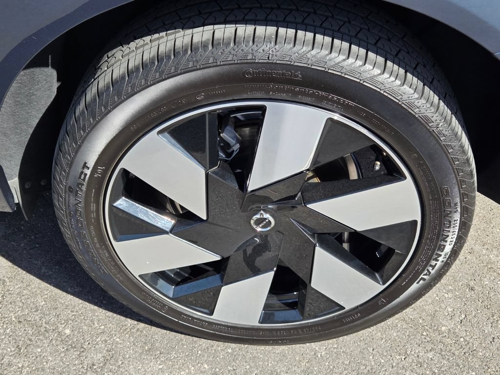Used 2025 Volvo XC60 T8 Plus w/ Protection Package Premier AWD/4WD image 5