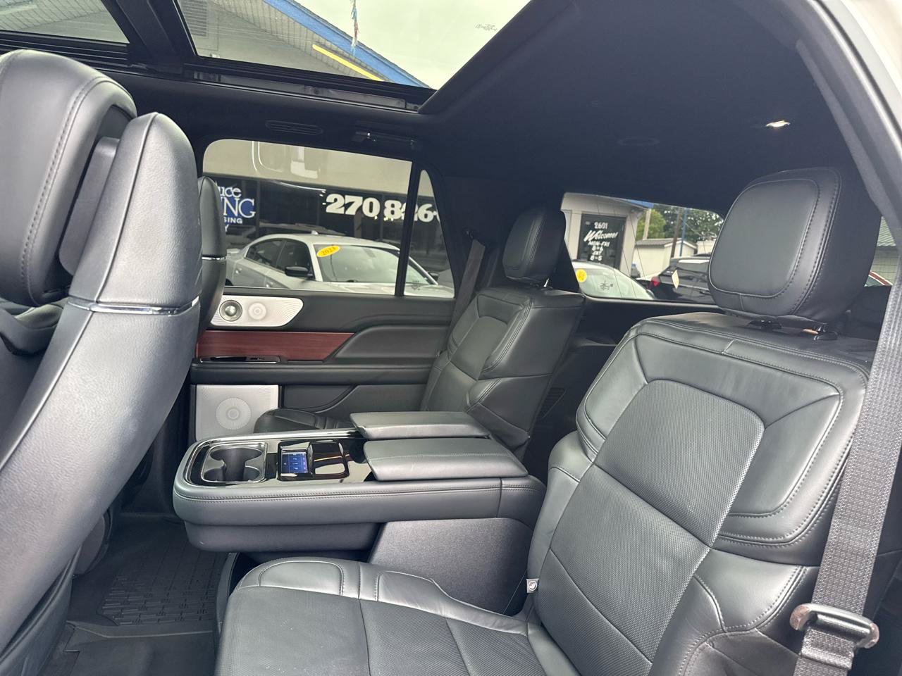 Used 2023 Lincoln Navigator Reserve AWD/4WD image 33