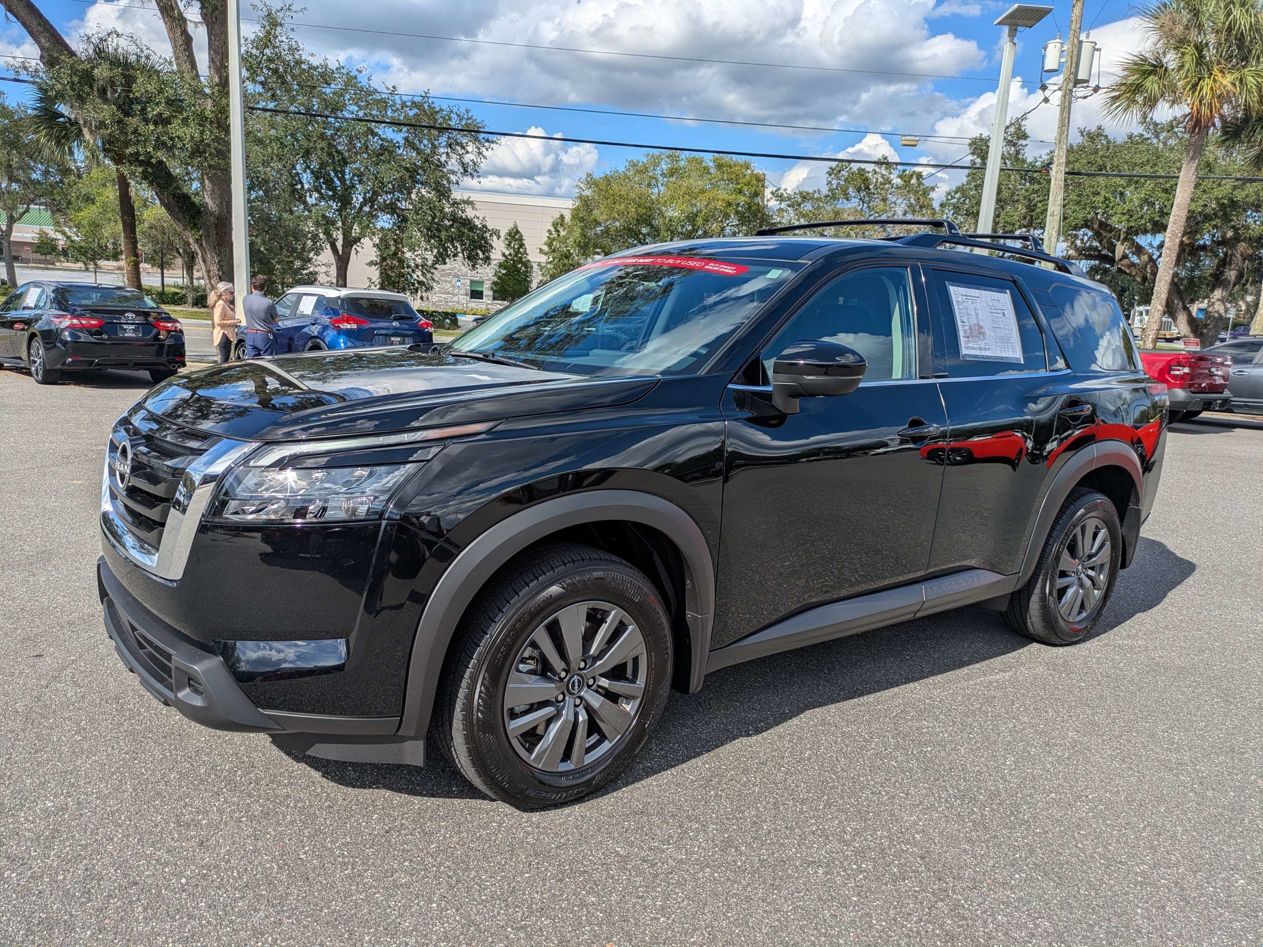 Certified 2025 Nissan Pathfinder SV AWD/4WD image 8
