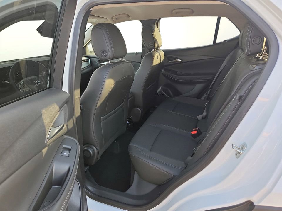 Used 2025 Buick Encore GX Preferred AWD/4WD image 29