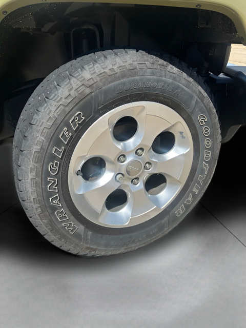 Used 2013 Jeep Wrangler Sahara w/ Dual Top Group AWD/4WD image 23