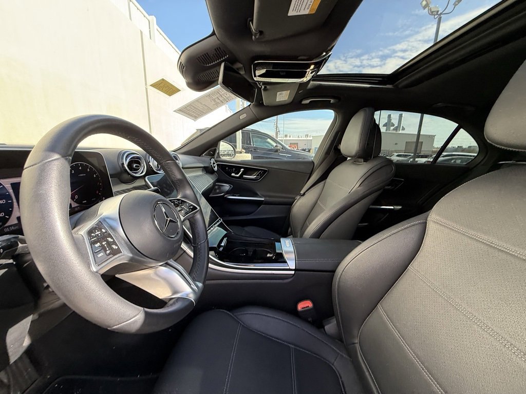 Used 2025 Mercedes-Benz C 300 Sedan image 5