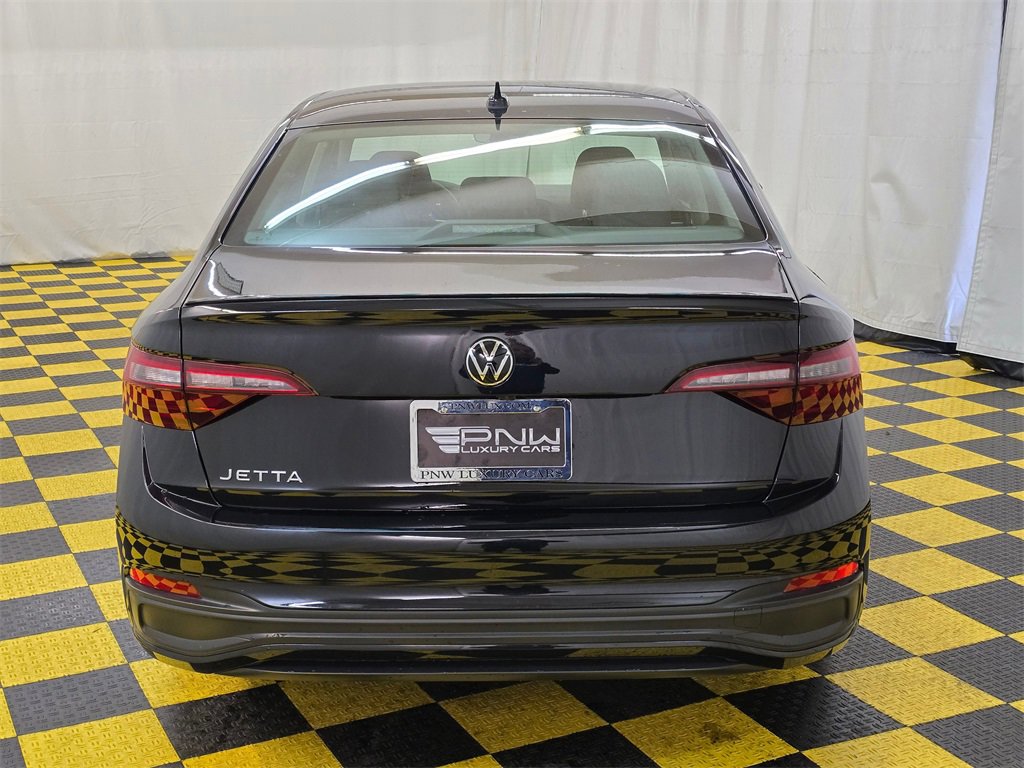 Used 2024 Volkswagen Jetta S image 4