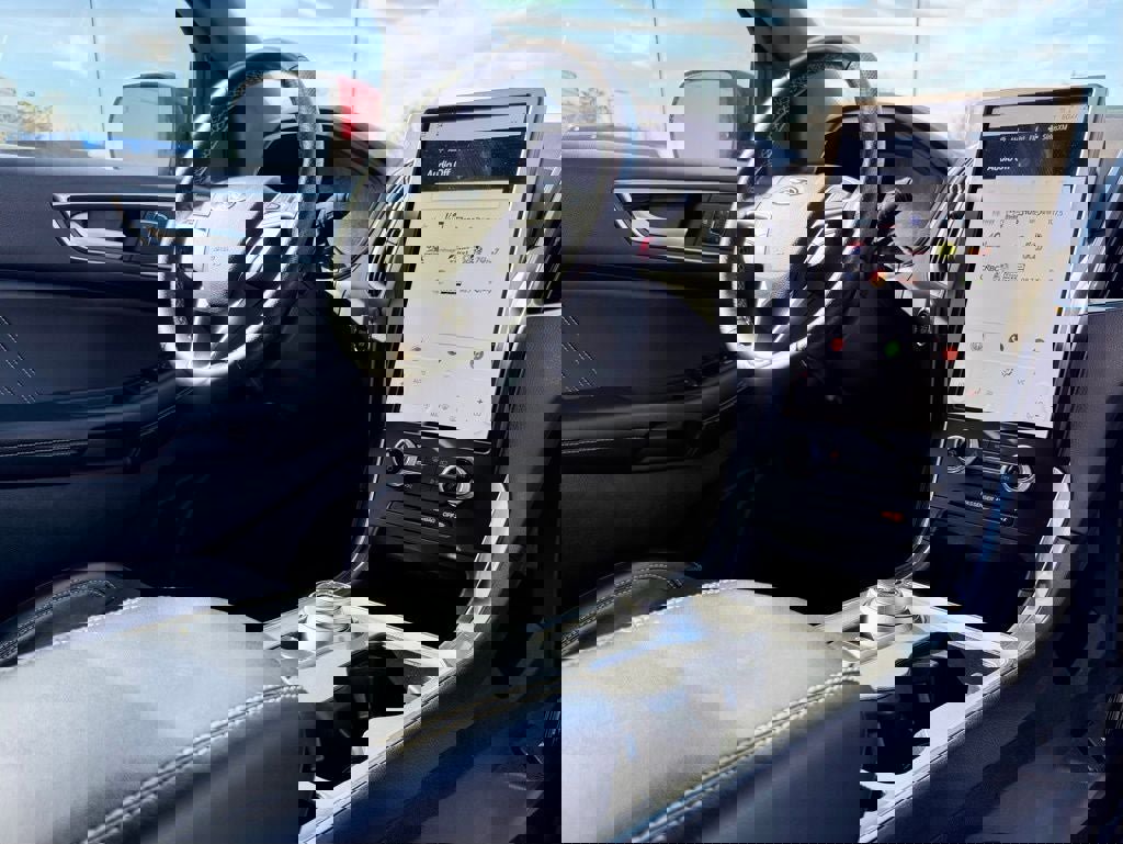 Certified 2022 Ford Edge ST image 13