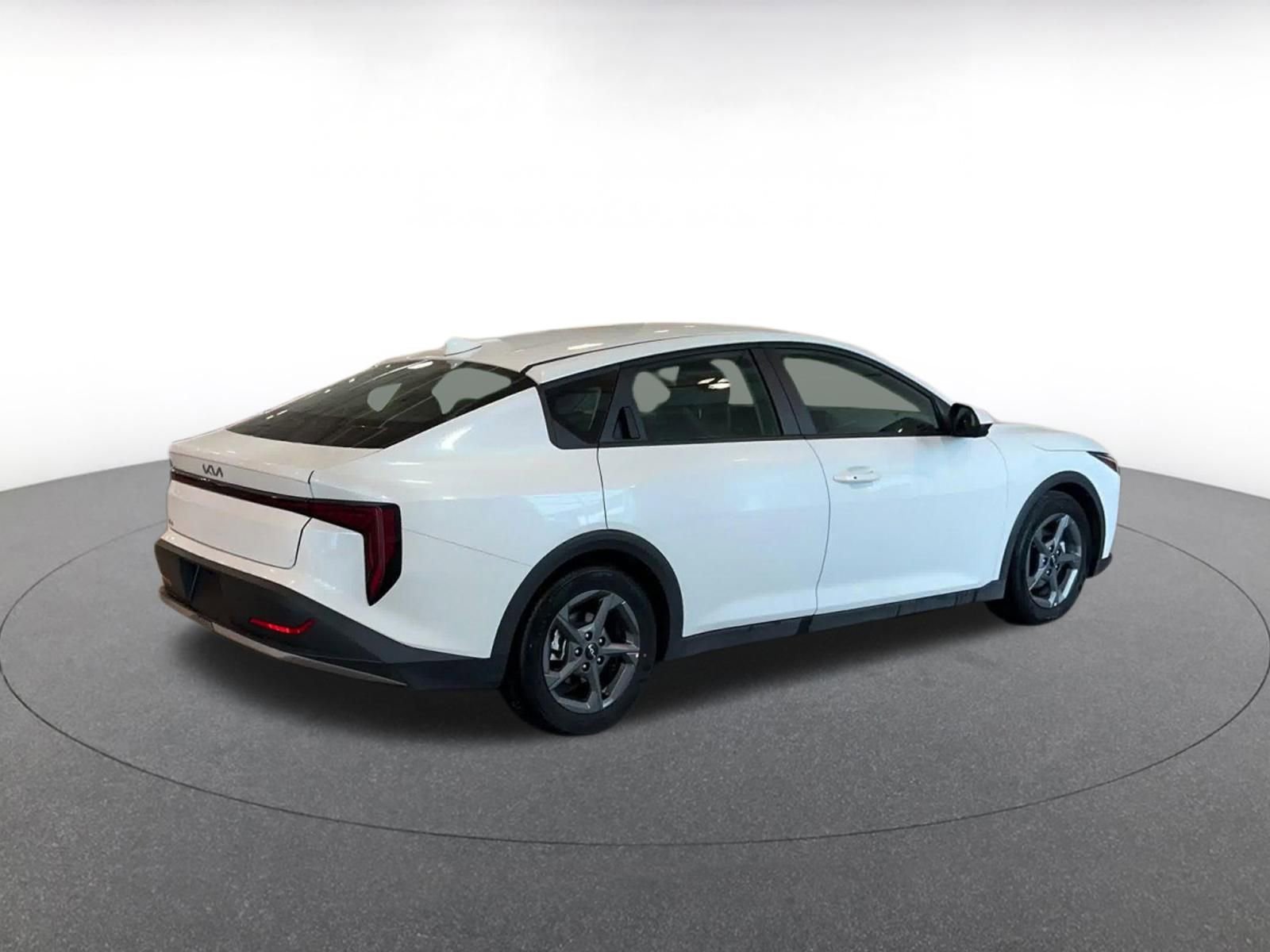 Used 2025 Kia K4 LXS image 15