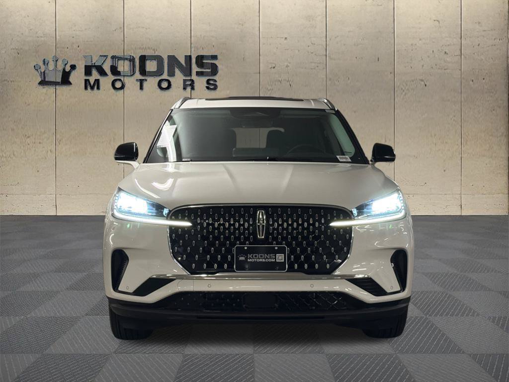 New 2027 Lincoln Aviator AWD image 3
