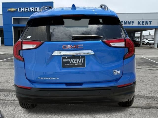 Certified 2024 GMC Terrain SLE w/ Driver Convenience Package FWD image 6