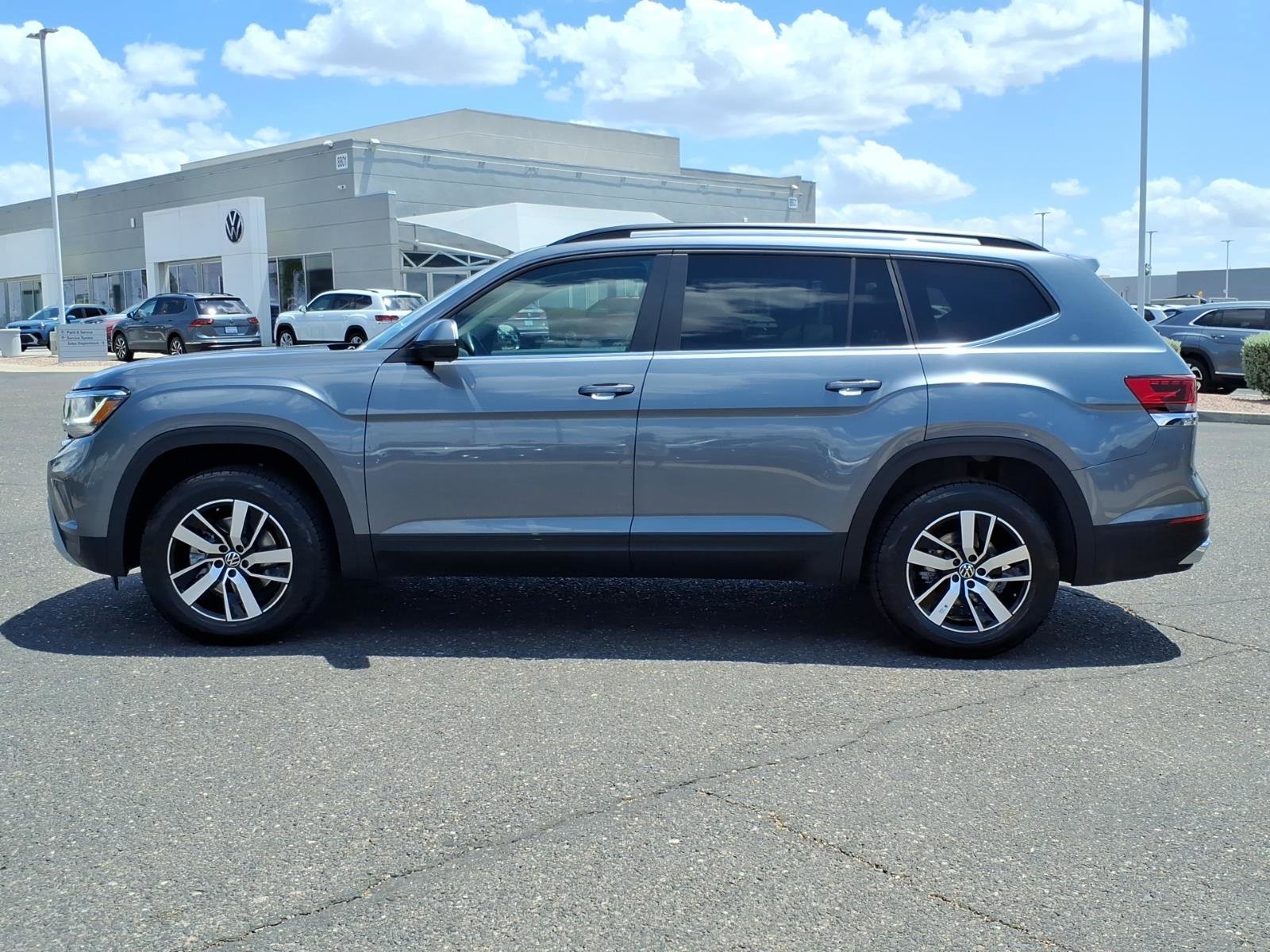 Certified 2023 Volkswagen Atlas SE FWD image 4