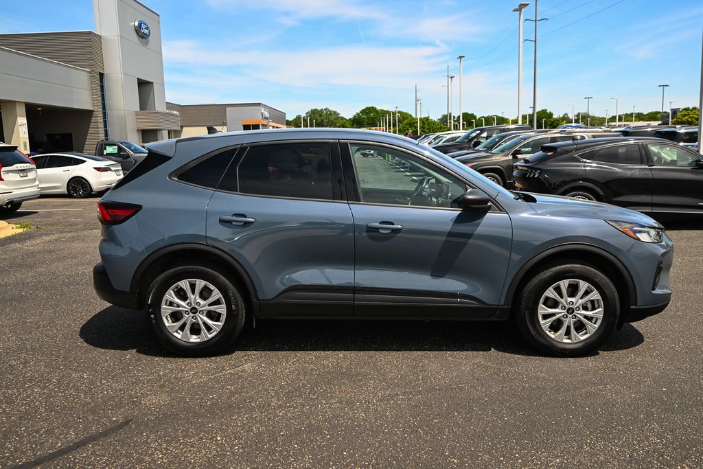 Certified 2025 Ford Escape Active w/ Cold Weather Package AWD/4WD image 3