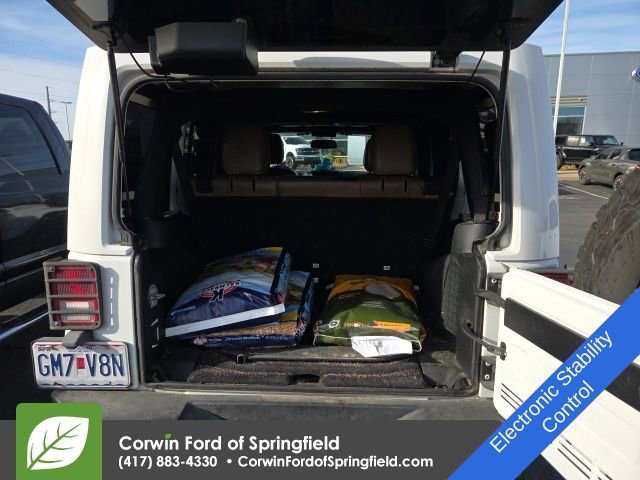 Used 2017 Jeep Wrangler Unlimited Sahara w/ Connectivity Group image 15