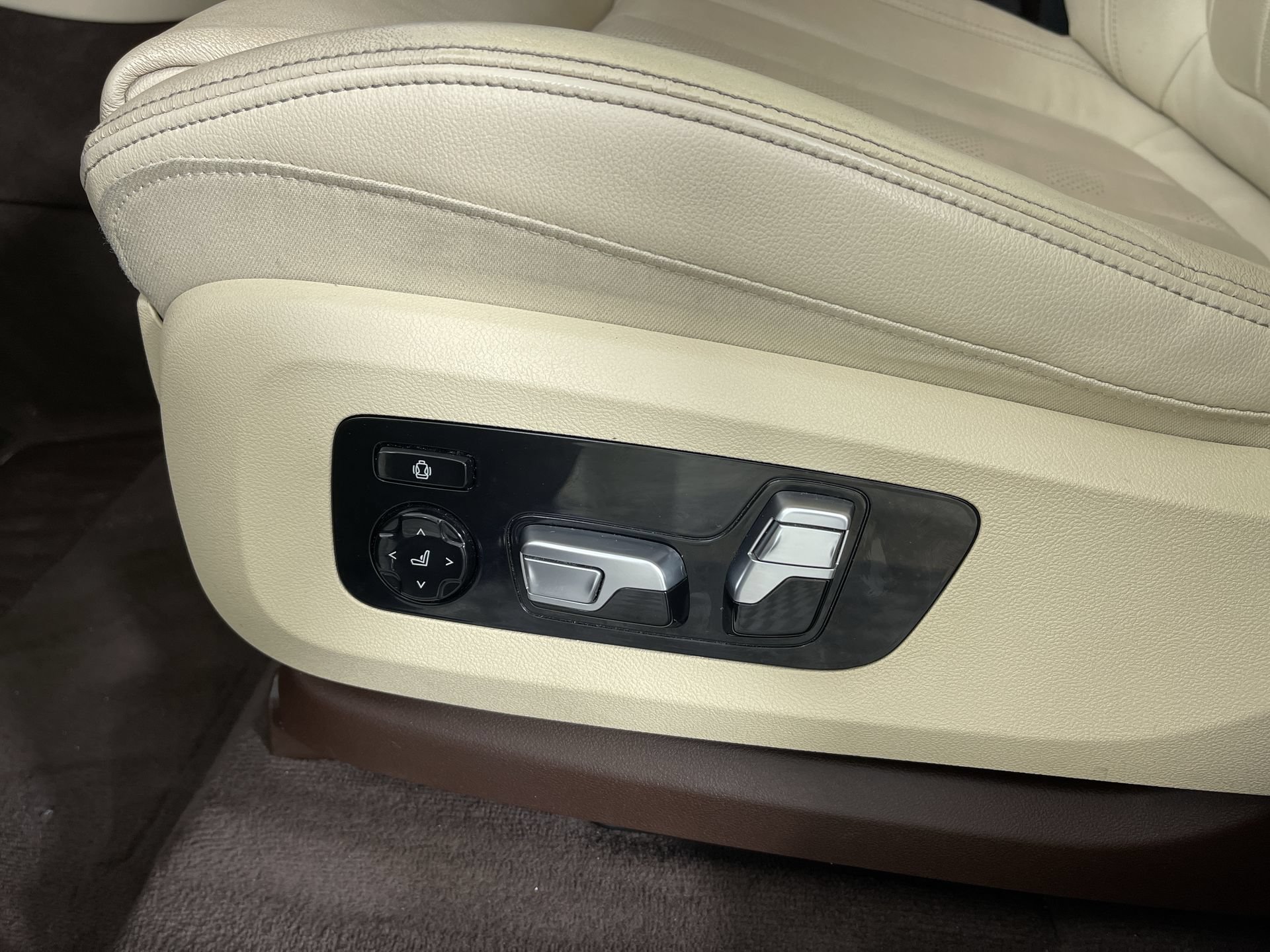Used 2019 BMW X5 xDrive40i AWD/4WD image 14