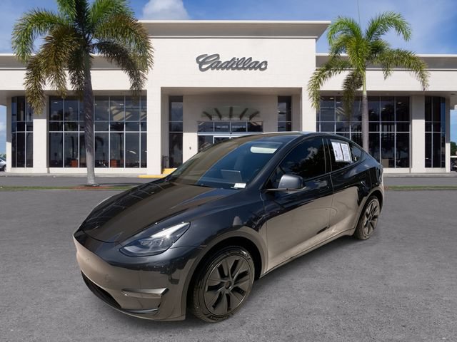 Used 2024 Tesla Model Y Long Range AWD/4WD image 1