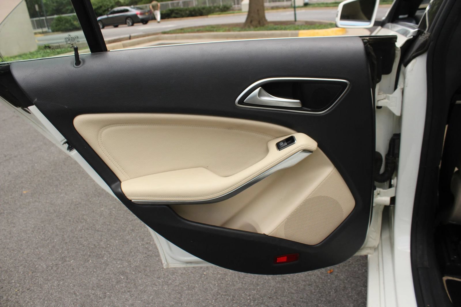 Used 2014 Mercedes-Benz CLA 250 4MATIC image 19