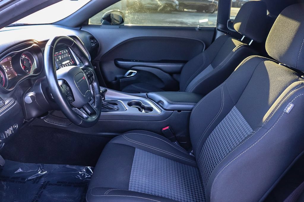 Used 2023 Dodge Challenger SXT RWD image 19