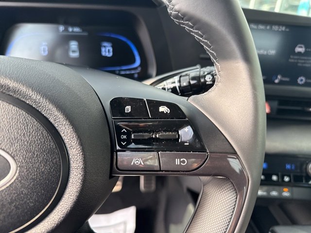 Certified 2025 Hyundai Elantra Sport image 28