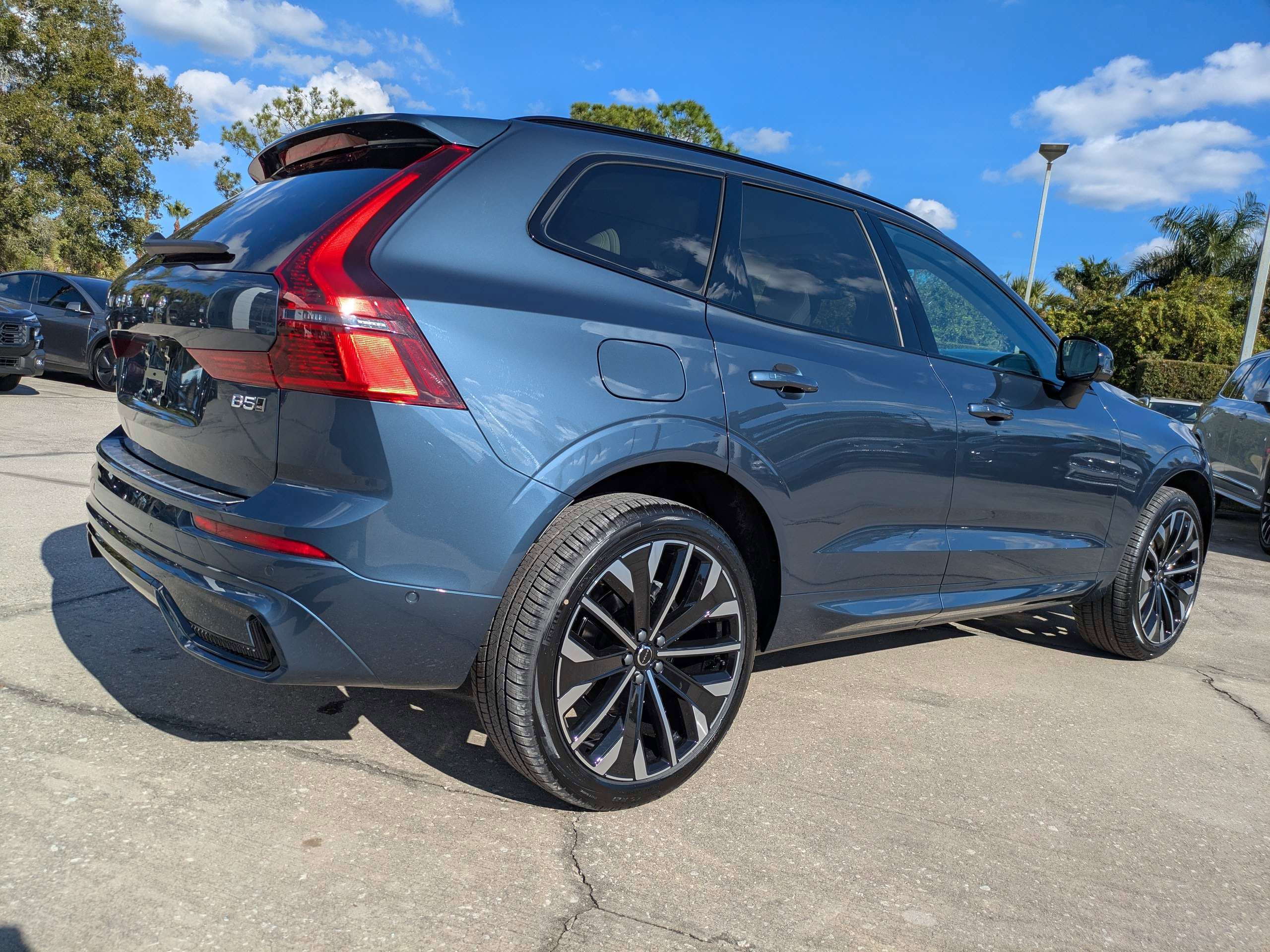 New 2026 Volvo XC60 B5 Ultra w/ Protection Package Premier image 4