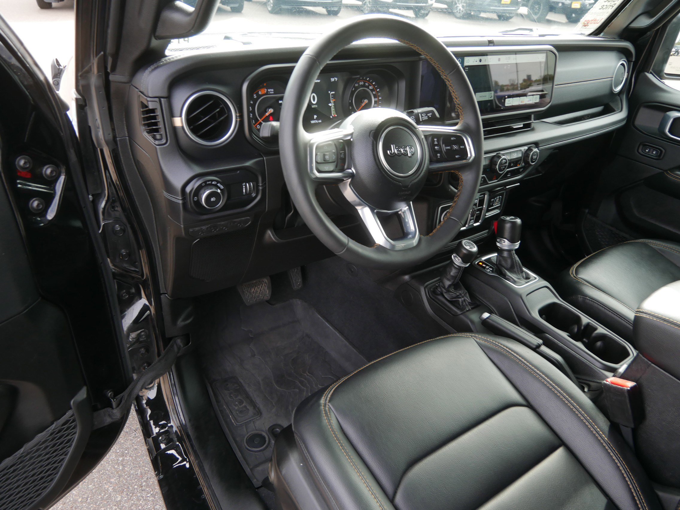 Used 2024 Jeep Wrangler Sahara image 18