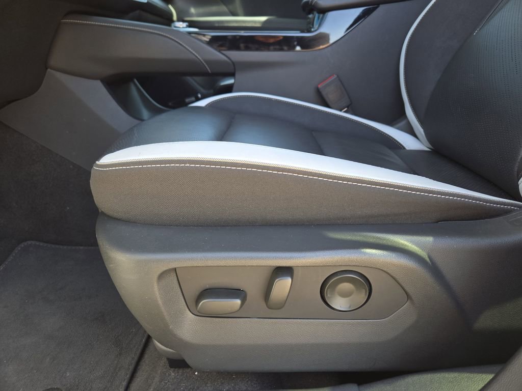 Used 2025 Buick Envision Sport Touring image 19