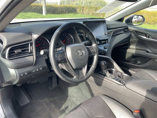 Used 2022 Toyota Camry XSE image 10