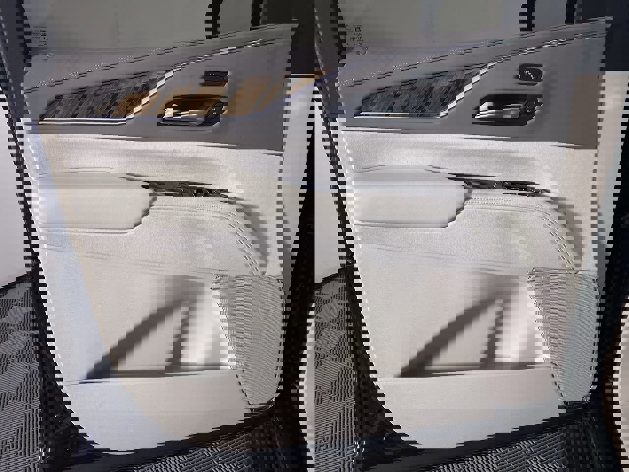 Certified 2024 Cadillac Escalade ESV Sport Platinum w/ LPO, ONYX Package image 13