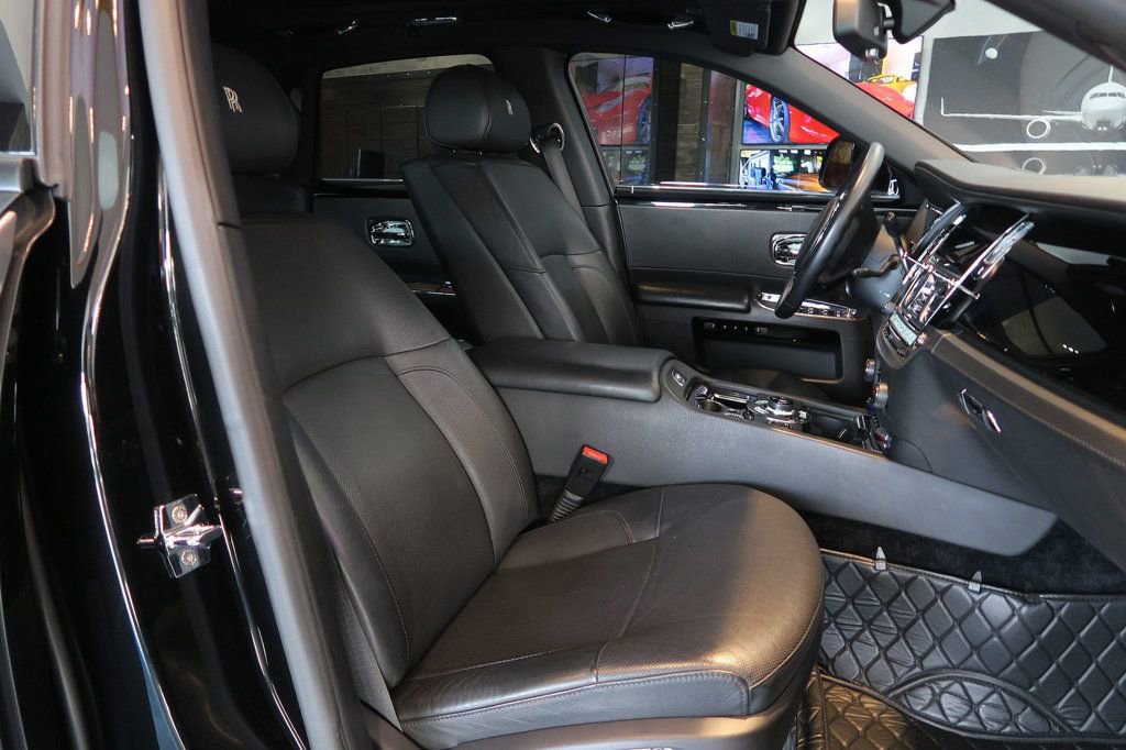 Used 2013 Rolls-Royce Ghost image 27