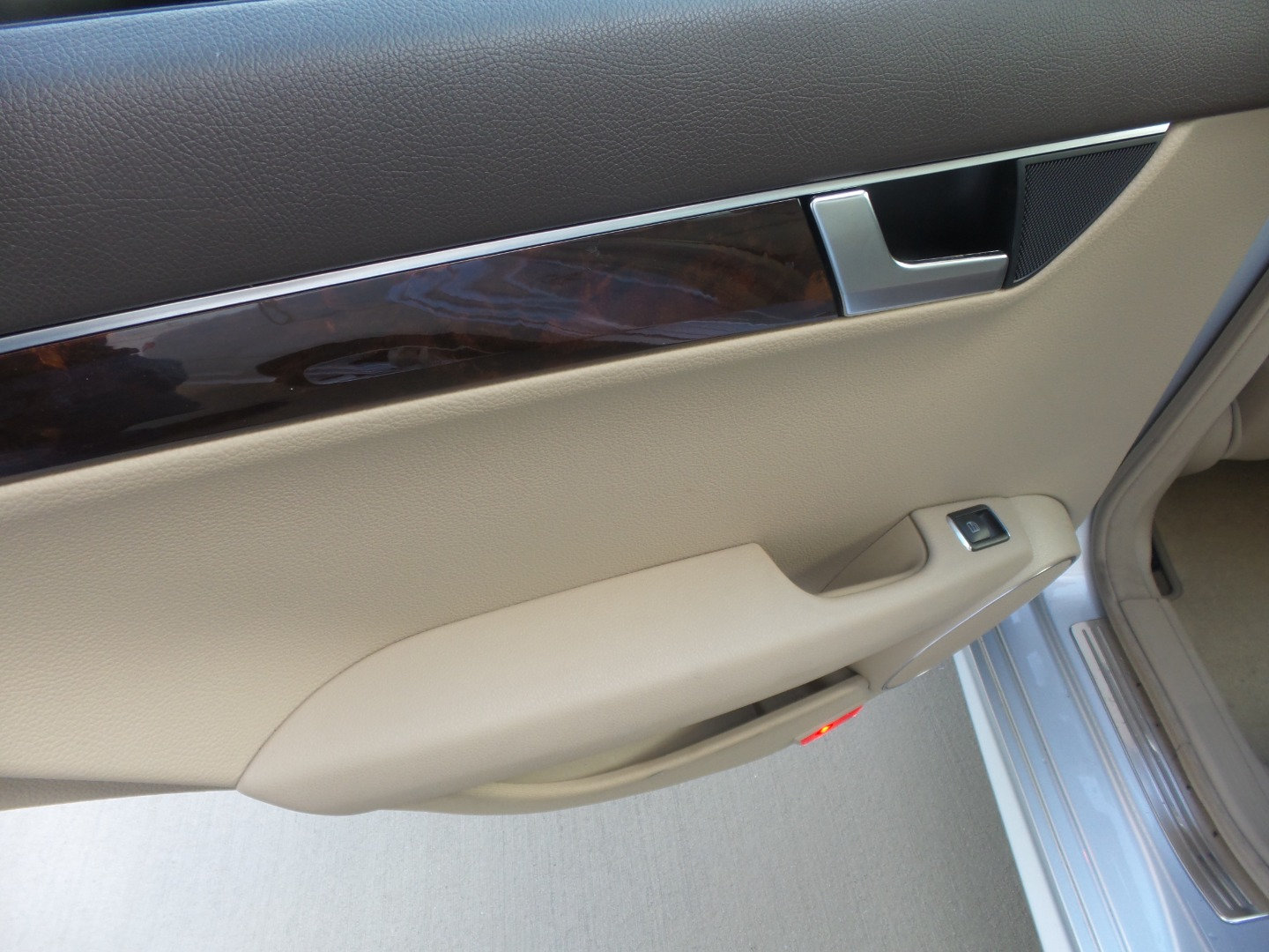 Used 2013 Mercedes-Benz C 250 Sedan image 48