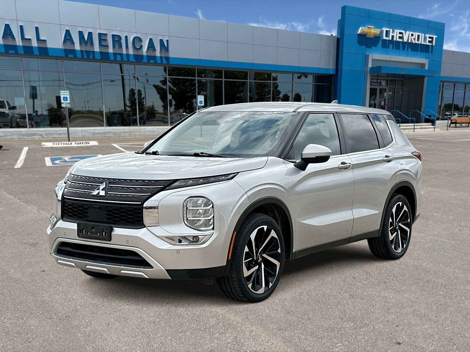Used 2024 Mitsubishi Outlander SE