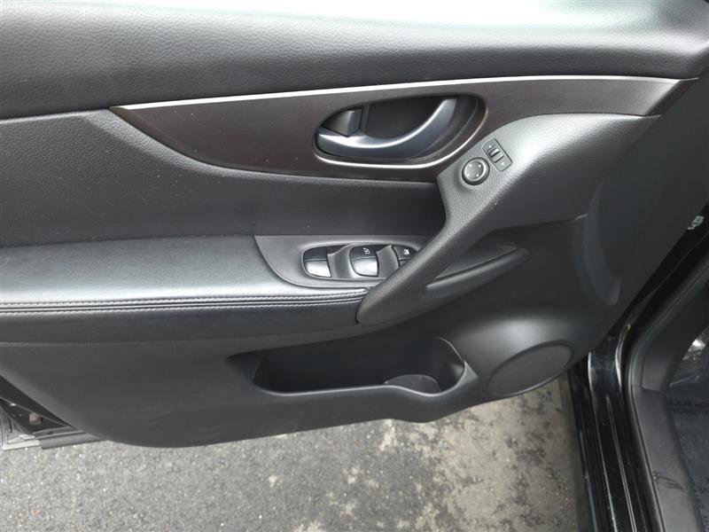 Used 2018 Nissan Rogue Sport S AWD/4WD image 32